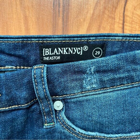 BLANK NYC “the Astor” Jean short 🔥 cut-off 🔥 raw hem 🔥 distressed 🔥 size 29 - Picture 3 of 7